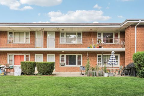 Photo of 1107 E Algonquin Road #4, Arlington Heights, IL 60005 (MLS # 12497718)