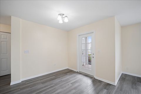 Tiny photo for 101 Silverstone Drive #101, Carpentersville, IL 60110 (MLS # 12608114)