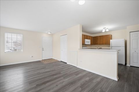 Tiny photo for 101 Silverstone Drive #101, Carpentersville, IL 60110 (MLS # 12608114)