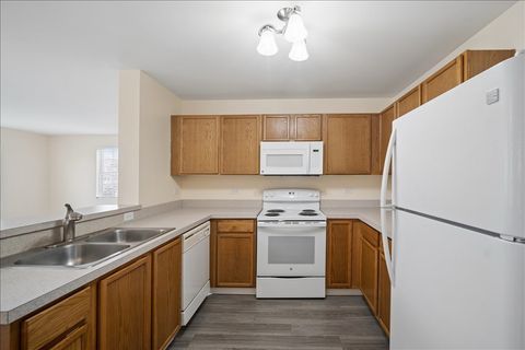 Tiny photo for 101 Silverstone Drive #101, Carpentersville, IL 60110 (MLS # 12608114)