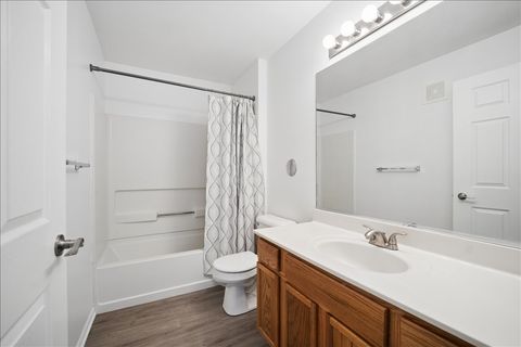 Tiny photo for 101 Silverstone Drive #101, Carpentersville, IL 60110 (MLS # 12608114)