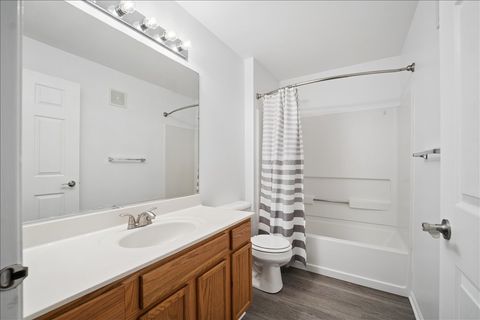 Tiny photo for 101 Silverstone Drive #101, Carpentersville, IL 60110 (MLS # 12608114)