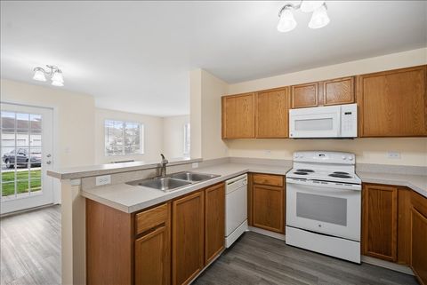 Tiny photo for 101 Silverstone Drive #101, Carpentersville, IL 60110 (MLS # 12608114)