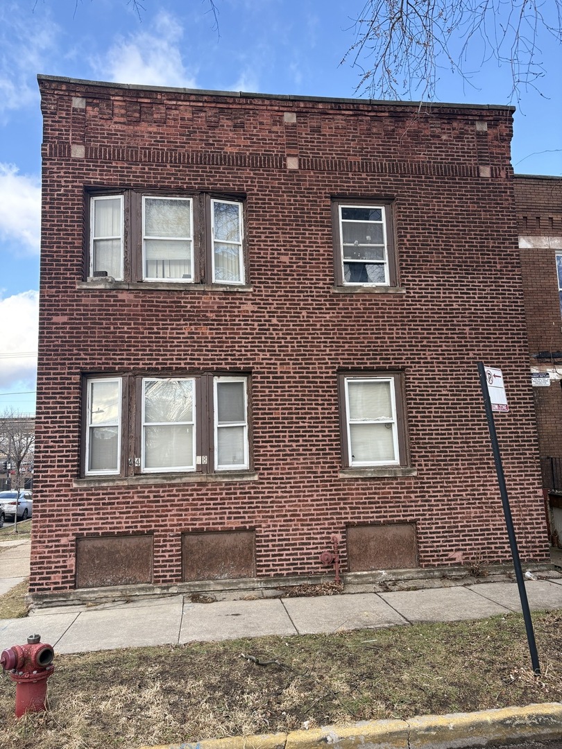 4458 W Fulton Street