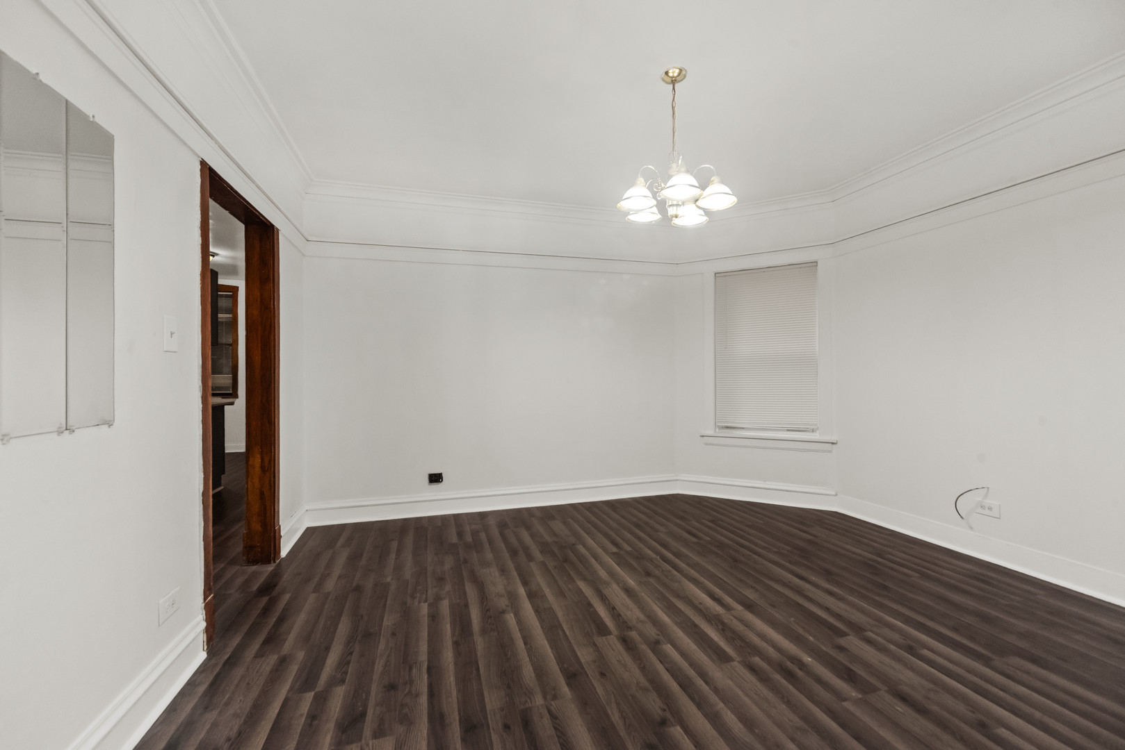 5017 N SAWYER Avenue