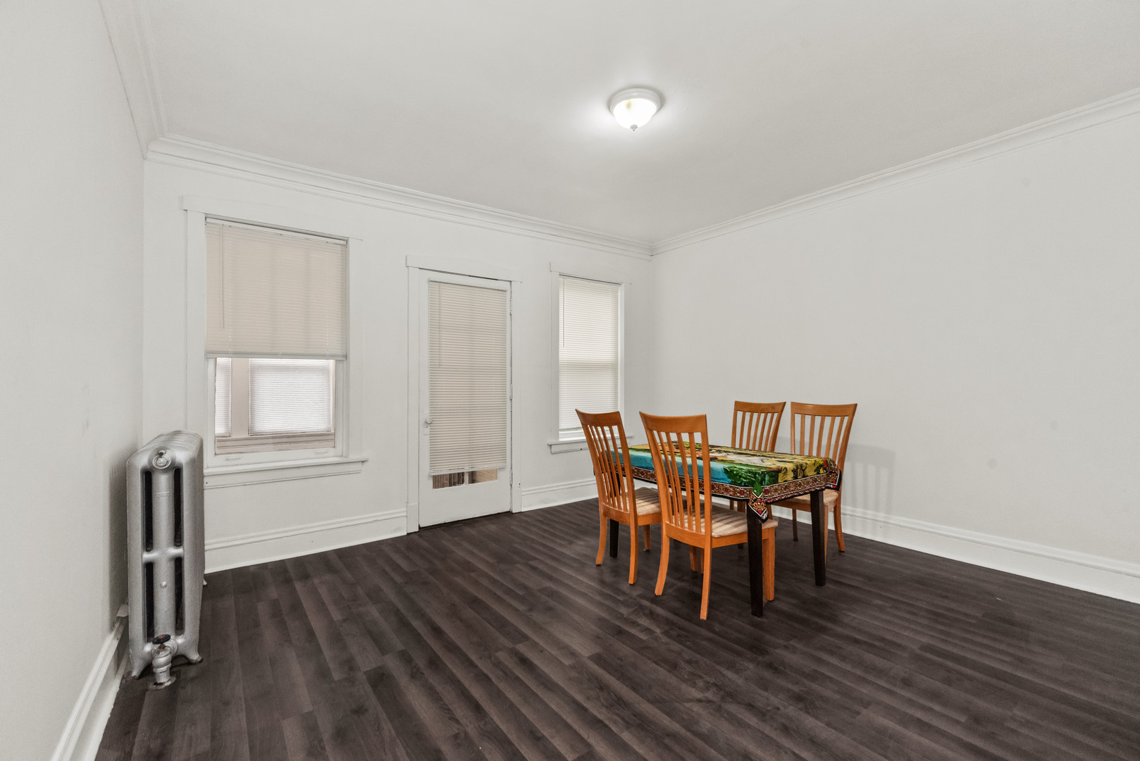 5017 N SAWYER Avenue