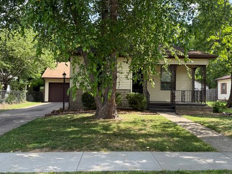 Tiny photo for 806 E Boulevard Street, Marion, IL 62959 (MLS # 12686862)