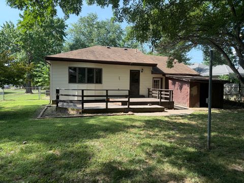 Tiny photo for 806 E Boulevard Street, Marion, IL 62959 (MLS # 12686862)
