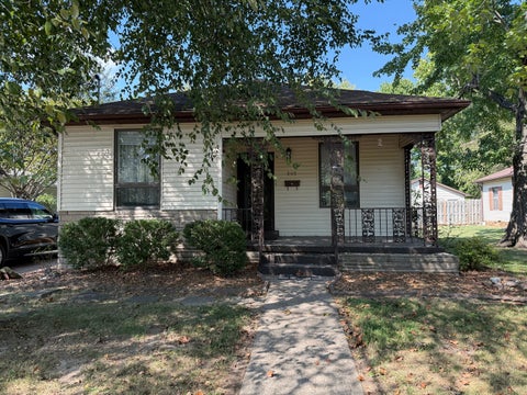Tiny photo for 806 E Boulevard Street, Marion, IL 62959 (MLS # 12686862)