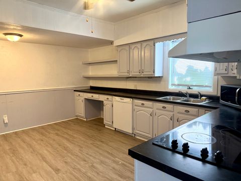 Tiny photo for 806 E Boulevard Street, Marion, IL 62959 (MLS # 12686862)