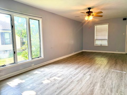Tiny photo for 806 E Boulevard Street, Marion, IL 62959 (MLS # 12686862)