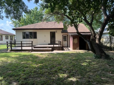 Tiny photo for 806 E Boulevard Street, Marion, IL 62959 (MLS # 12686862)