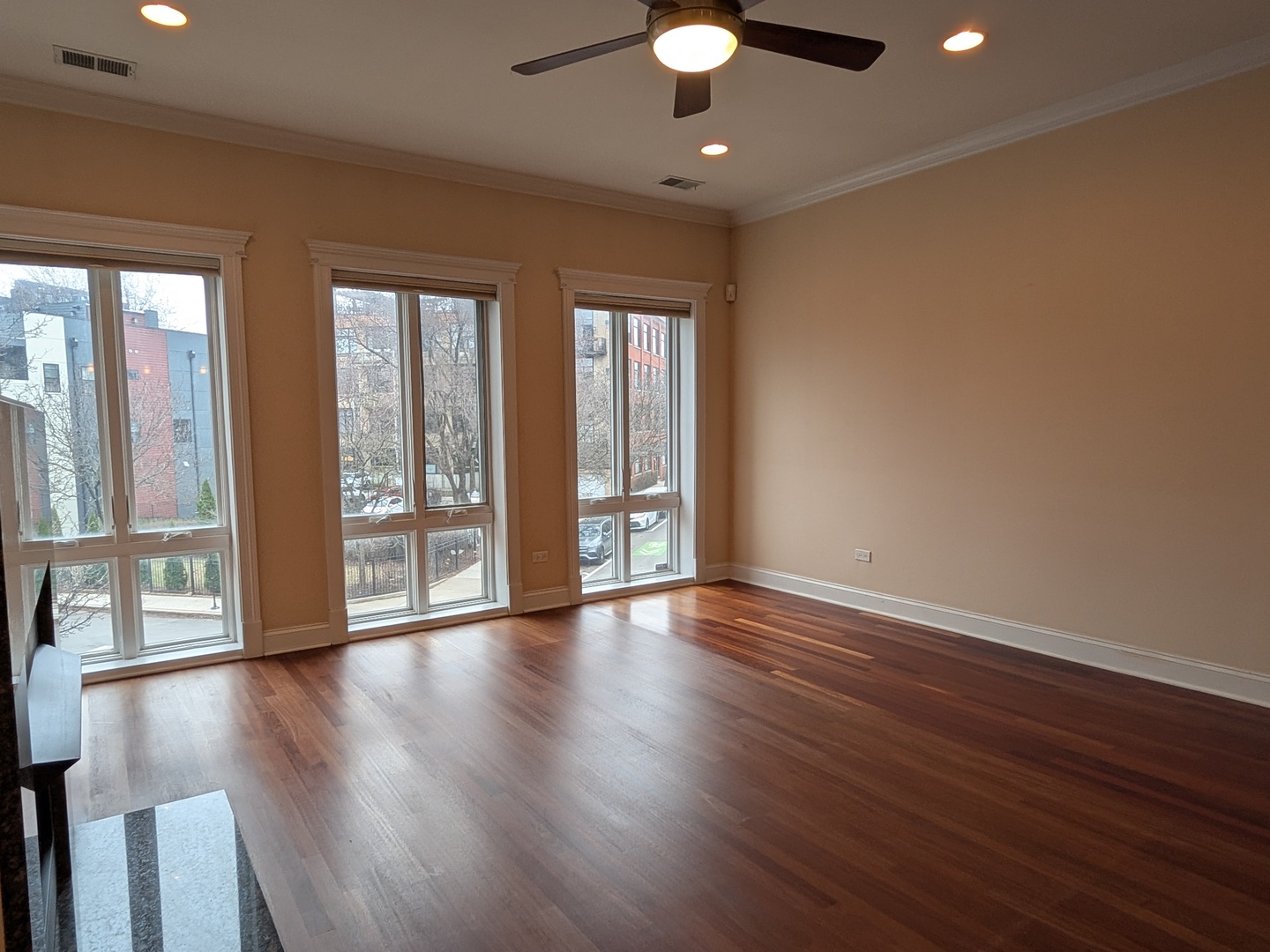 1302 N Wood Street 2E