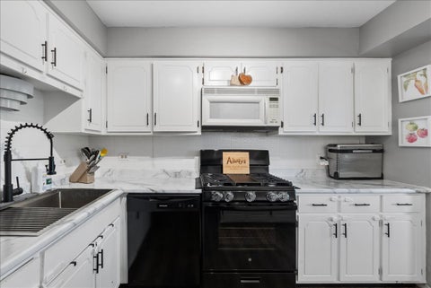 Tiny photo for 10704 Kilpatrick Avenue #3B, Oak Lawn, IL 60453 (MLS # 12719833)
