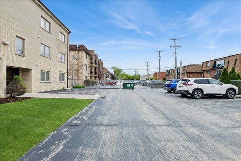 Tiny photo for 10704 Kilpatrick Avenue #3B, Oak Lawn, IL 60453 (MLS # 12719833)