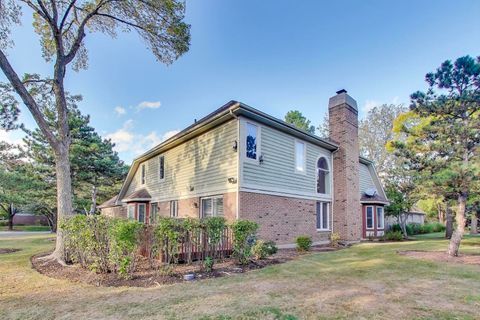 Tiny photo for 336 Rivershire Court, Lincolnshire, IL 60069 (MLS # 12484796)