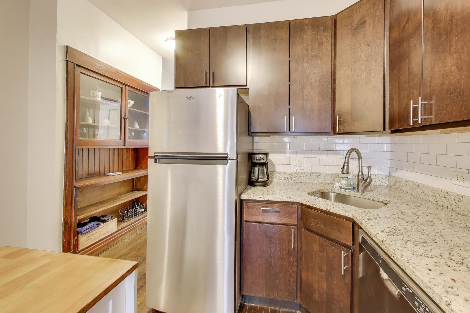 2706 N Lawndale Avenue