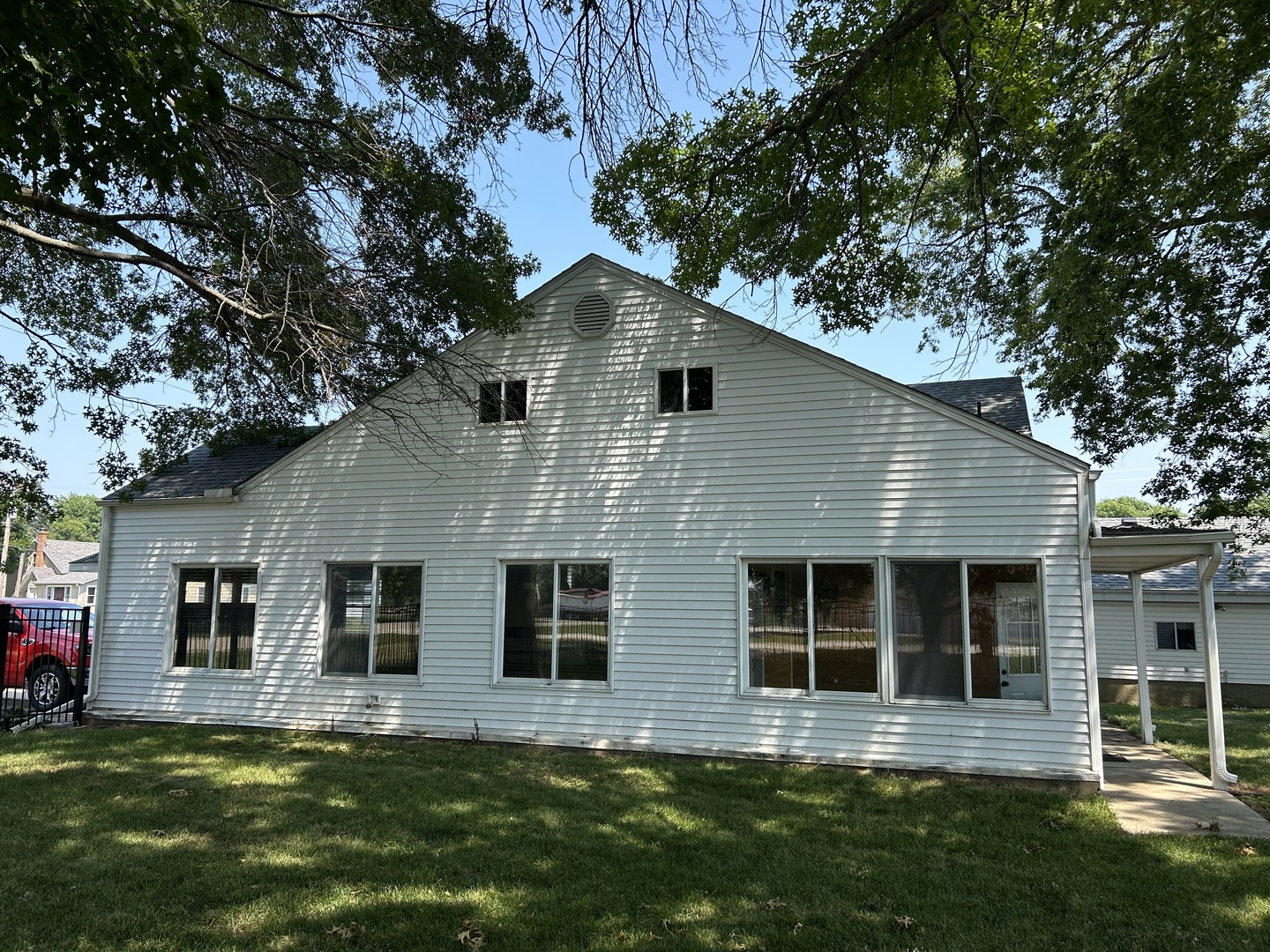 211 N. Taylor Street