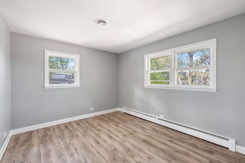 Tiny photo for 8746 S 81st Court, Hickory Hills, IL 60457 (MLS # 12630926)