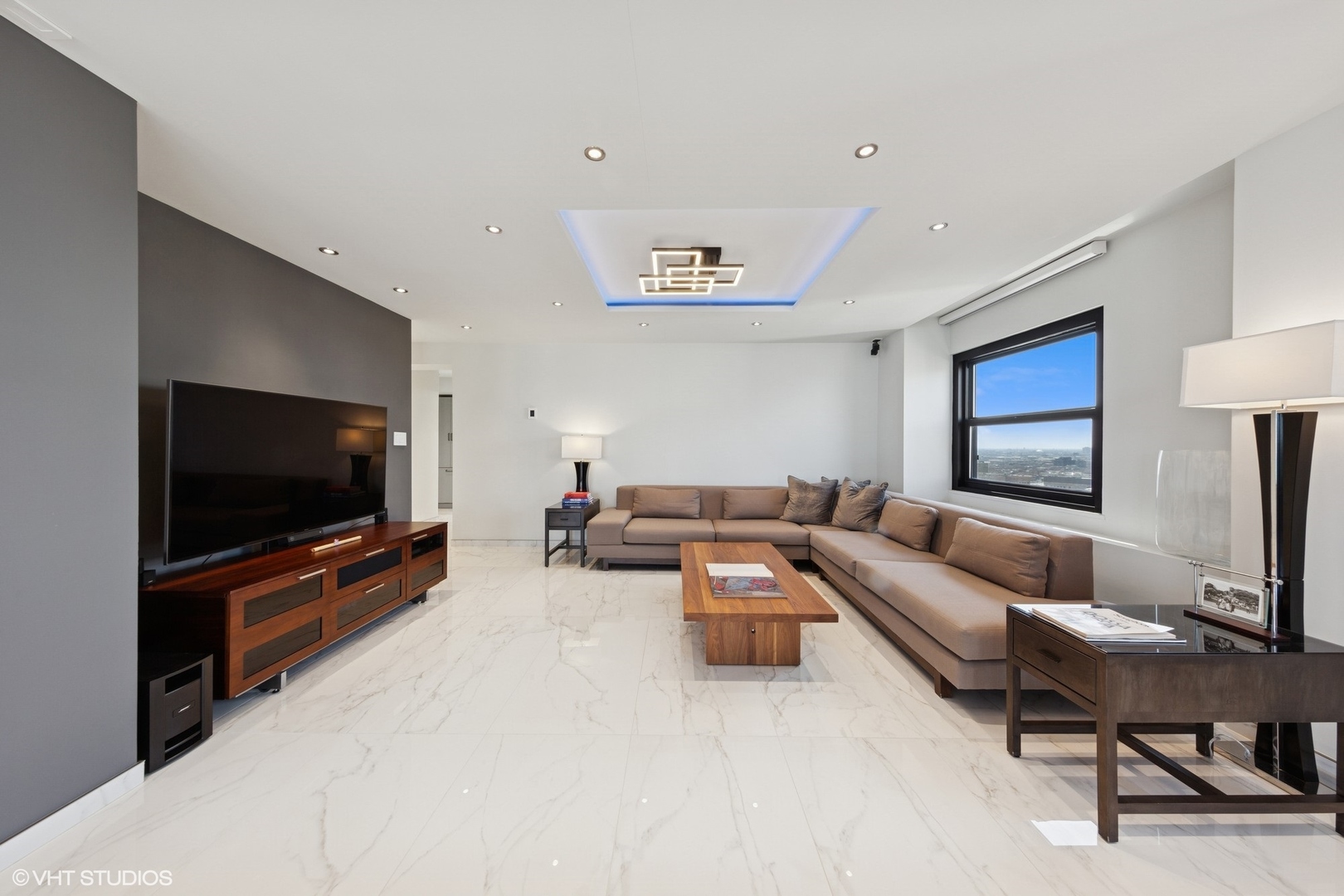 3150 N Lake Shore Drive 27F