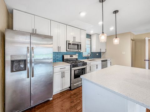 Tiny photo for 7241 Beloit Avenue, Bridgeview, IL 60455 (MLS # 12622299)