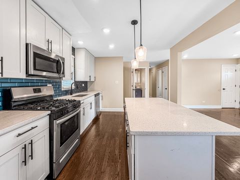 Tiny photo for 7241 Beloit Avenue, Bridgeview, IL 60455 (MLS # 12622299)