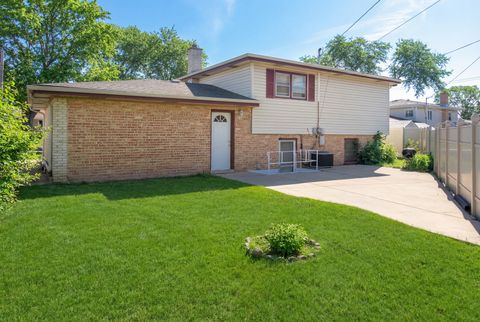 Tiny photo for 8516 N Ozanam Avenue, Niles, IL 60714 (MLS # 12697079)