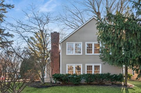 Tiny photo for 100 Williamsburg Road, Evanston, IL 60203 (MLS # 12536808)
