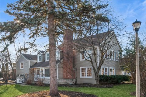 Tiny photo for 100 Williamsburg Road, Evanston, IL 60203 (MLS # 12536808)