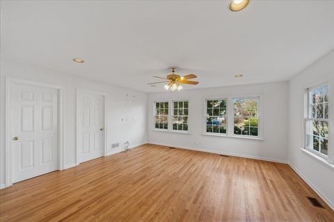 Tiny photo for 100 Williamsburg Road, Evanston, IL 60203 (MLS # 12536808)