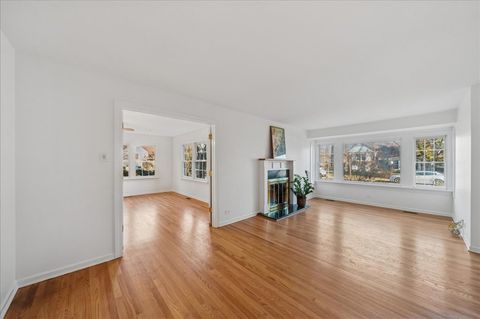 Tiny photo for 100 Williamsburg Road, Evanston, IL 60203 (MLS # 12536808)