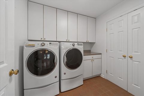 Tiny photo for 100 Williamsburg Road, Evanston, IL 60203 (MLS # 12536808)