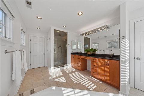 Tiny photo for 100 Williamsburg Road, Evanston, IL 60203 (MLS # 12536808)