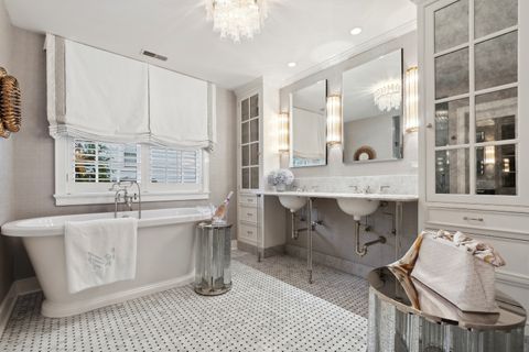 Tiny photo for 85 Sunset Place, Lake Forest, IL 60045 (MLS # 12574866)