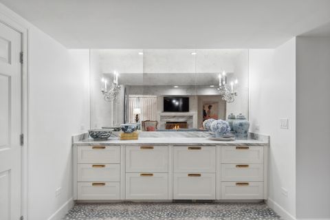 Tiny photo for 85 Sunset Place, Lake Forest, IL 60045 (MLS # 12574866)