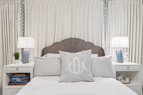 Tiny photo for 85 Sunset Place, Lake Forest, IL 60045 (MLS # 12574866)