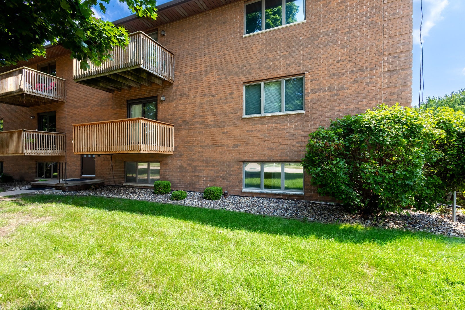 4195 Fairview Drive 1