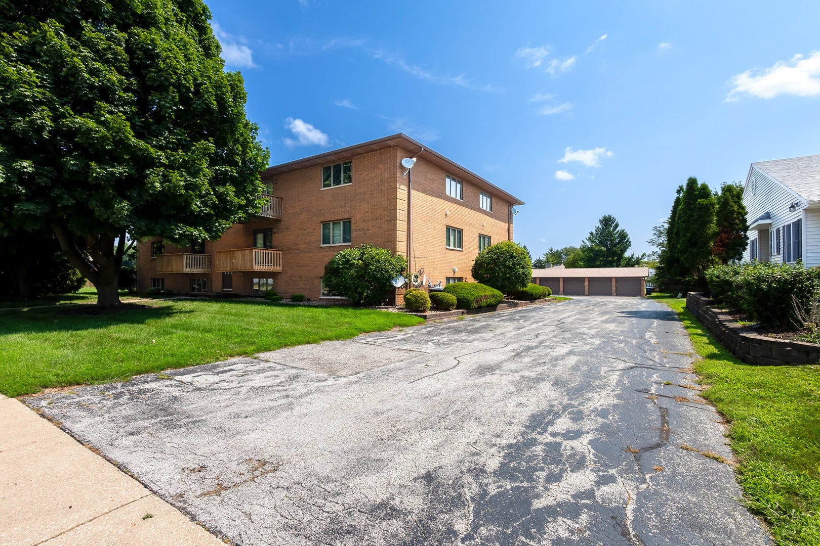 4195 Fairview Drive 1