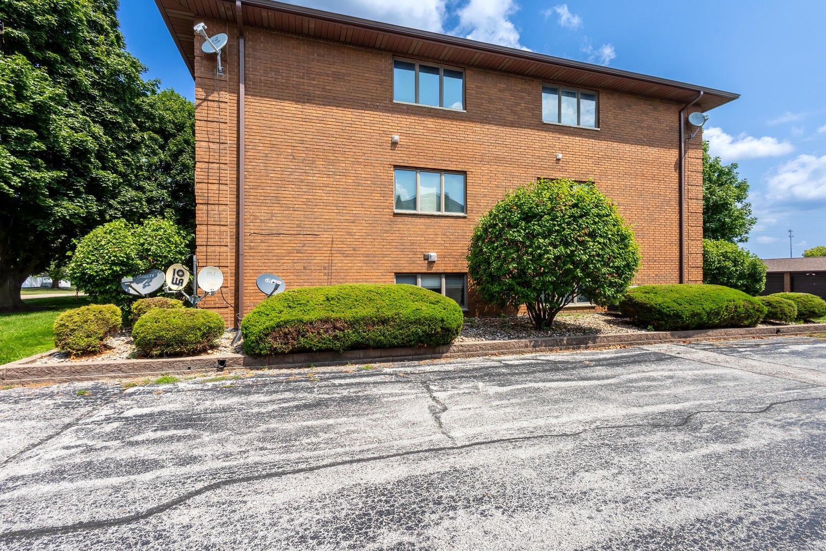 4195 Fairview Drive 1