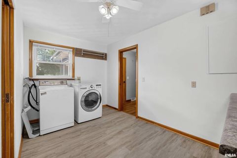 Tiny photo for 105 W PRICE Street, Eldridge, IA 52748 (MLS # QC4267231)