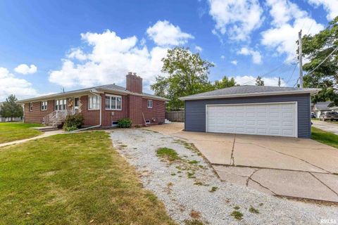 Tiny photo for 105 W PRICE Street, Eldridge, IA 52748 (MLS # QC4267231)