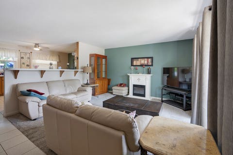 Tiny photo for 560 W Berkley Lane, Hoffman Estates, IL 60169 (MLS # 12737706)