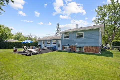 Tiny photo for 560 W Berkley Lane, Hoffman Estates, IL 60169 (MLS # 12737706)