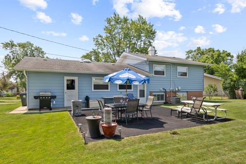 Tiny photo for 560 W Berkley Lane, Hoffman Estates, IL 60169 (MLS # 12737706)