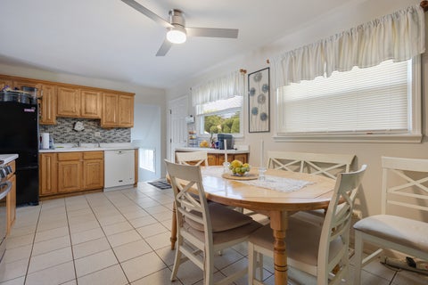 Tiny photo for 560 W Berkley Lane, Hoffman Estates, IL 60169 (MLS # 12737706)