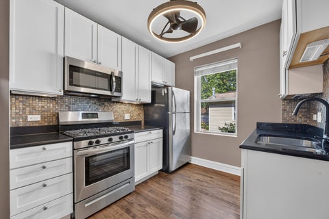 Tiny photo for 845 S Humphrey Avenue #1, Oak Park, IL 60304 (MLS # 12750444)