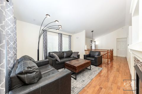 Tiny photo for 2440 Daybreak Court, Elgin, IL 60123 (MLS # 12497902)