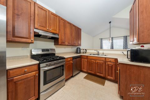 Tiny photo for 2440 Daybreak Court, Elgin, IL 60123 (MLS # 12497902)