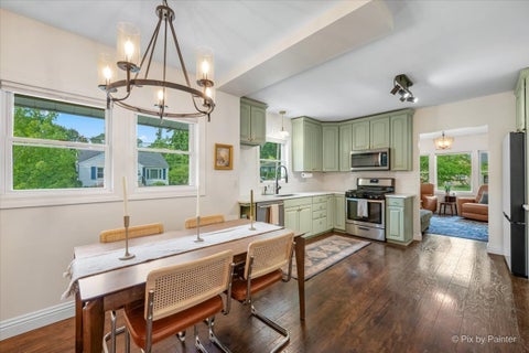 Tiny photo for 701 Monroe Avenue, St. Charles, IL 60174 (MLS # 12690602)