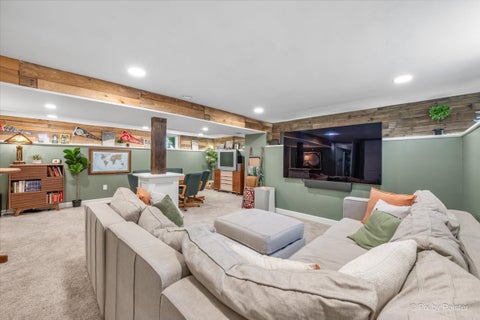 Tiny photo for 701 Monroe Avenue, St. Charles, IL 60174 (MLS # 12690602)